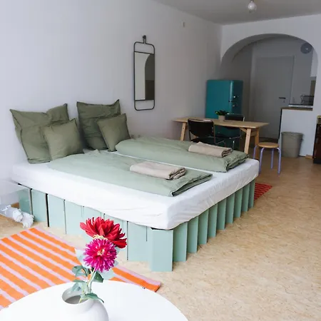 Raum Life - Design Mit Kueche In Der Altstadt Regensburg